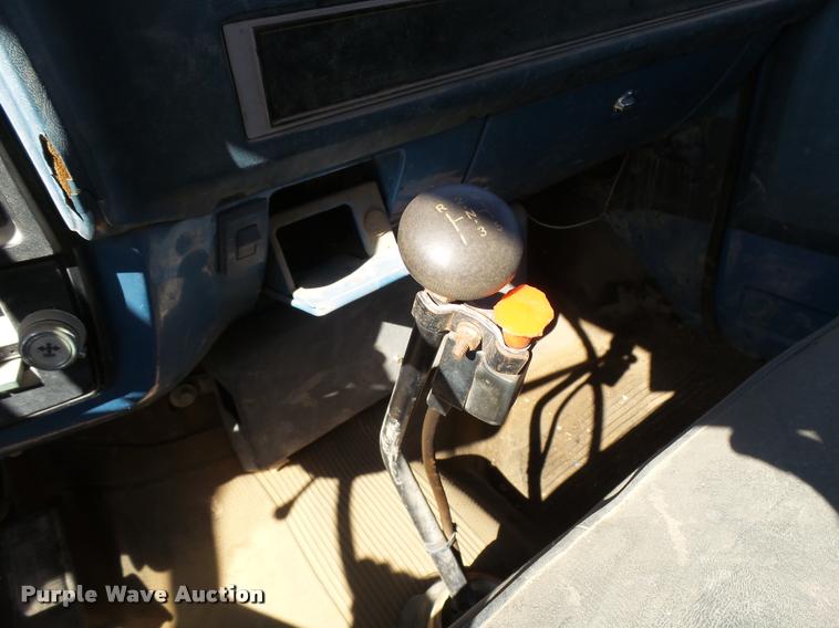 image for item L3294 1989 GMC TopKick 7000 flatbed truck