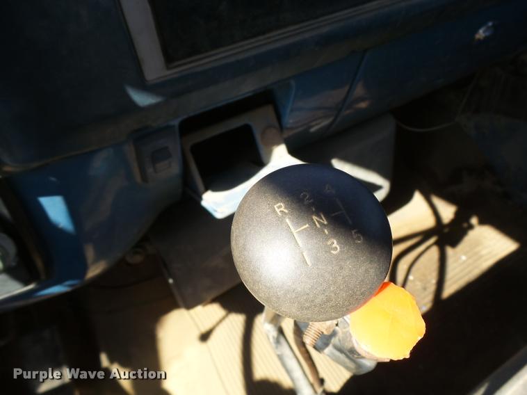 image for item L3294 1989 GMC TopKick 7000 flatbed truck