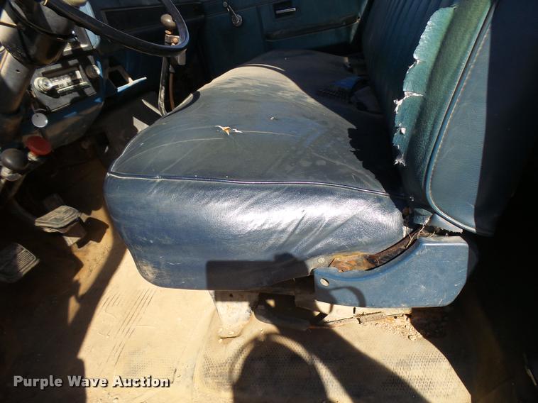 image for item L3294 1989 GMC TopKick 7000 flatbed truck