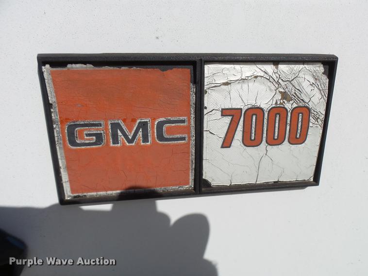 image for item L3294 1989 GMC TopKick 7000 flatbed truck