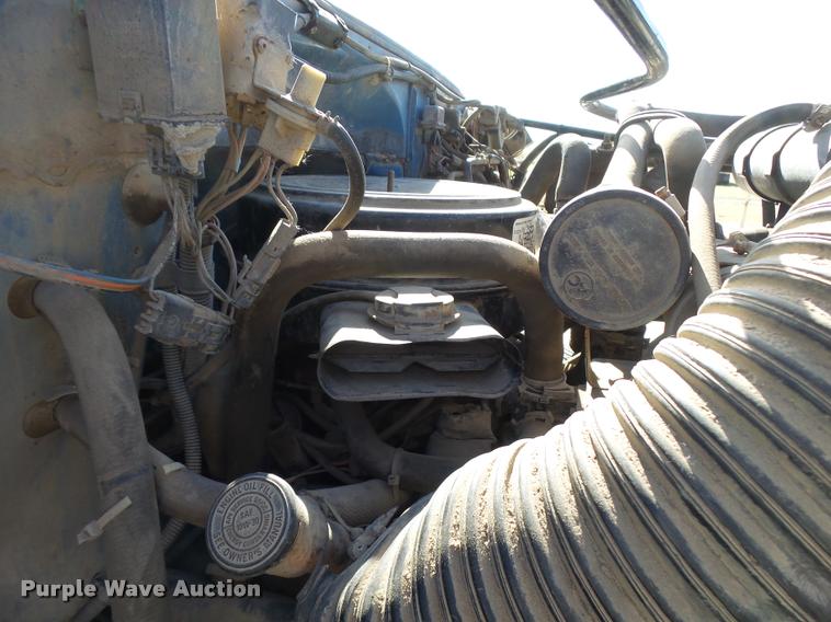 image for item L3294 1989 GMC TopKick 7000 flatbed truck