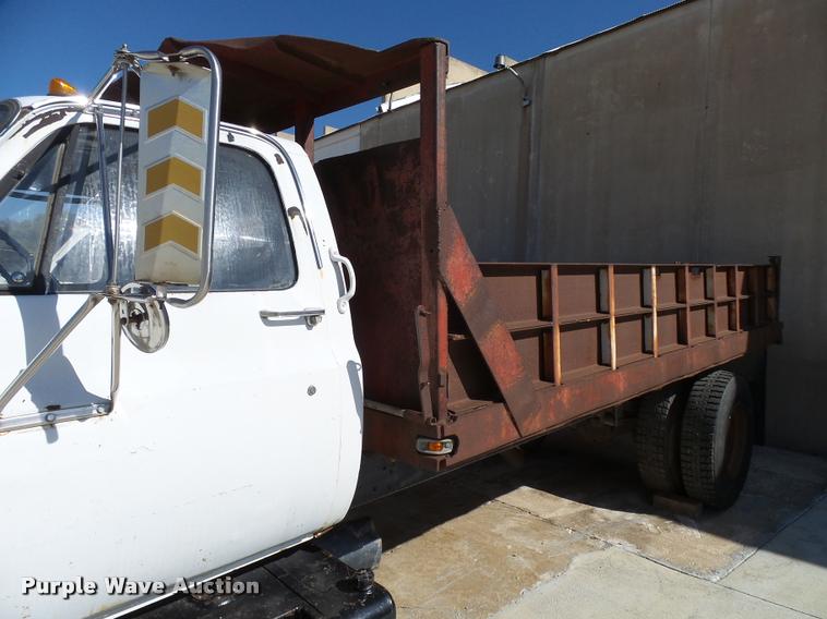 image for item L3294 1989 GMC TopKick 7000 flatbed truck