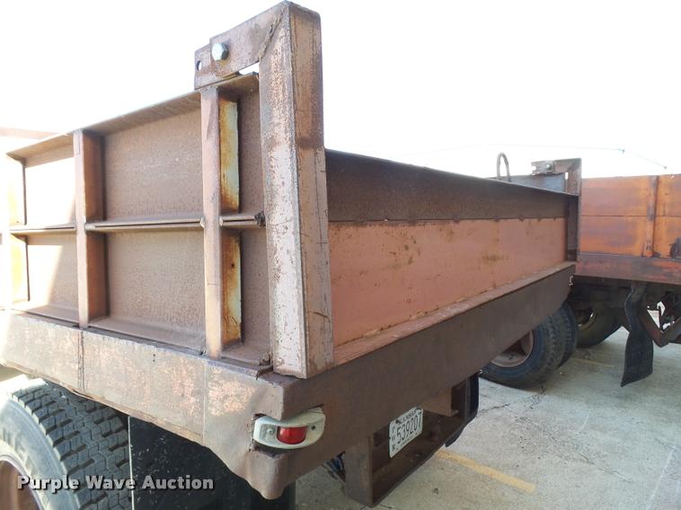 image for item L3294 1989 GMC TopKick 7000 flatbed truck