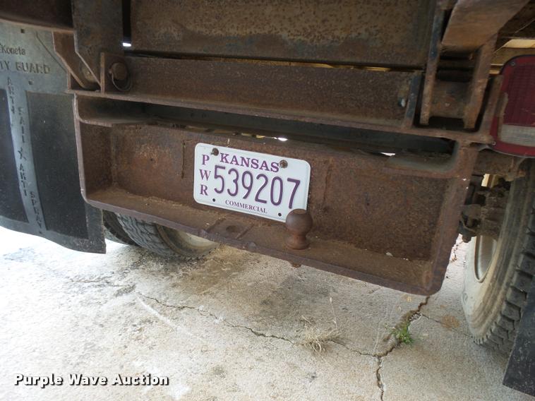 image for item L3294 1989 GMC TopKick 7000 flatbed truck