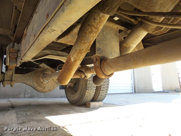 image for item L3294 1989 GMC TopKick 7000 flatbed truck