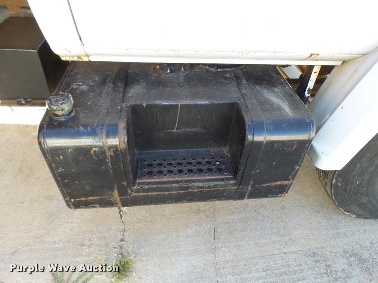 image for item L3294 1989 GMC TopKick 7000 flatbed truck