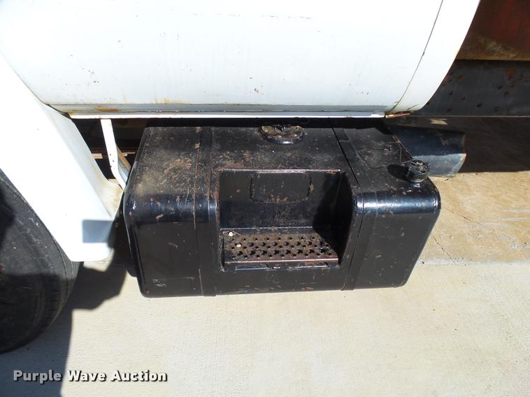 image for item L3294 1989 GMC TopKick 7000 flatbed truck