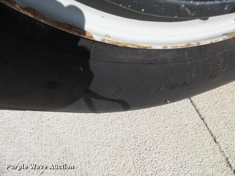 image for item L3294 1989 GMC TopKick 7000 flatbed truck