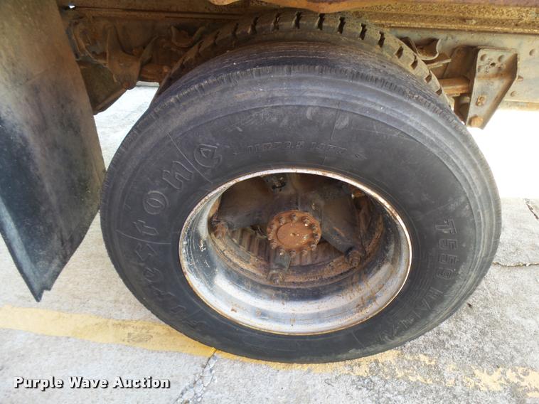 image for item L3294 1989 GMC TopKick 7000 flatbed truck