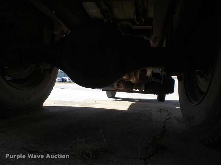 image for item L3294 1989 GMC TopKick 7000 flatbed truck