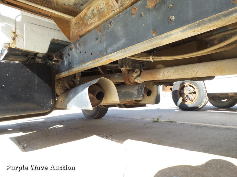 image for item L3294 1989 GMC TopKick 7000 flatbed truck