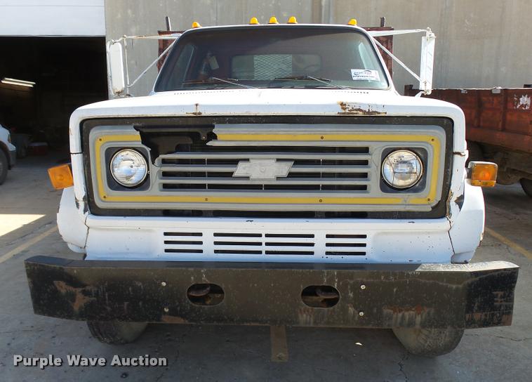 image for item L3295 1979 Chevrolet C70 flatbed truck