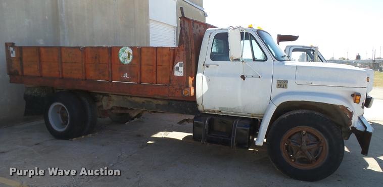 image for item L3295 1979 Chevrolet C70 flatbed truck