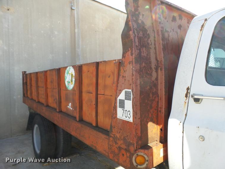 image for item L3295 1979 Chevrolet C70 flatbed truck