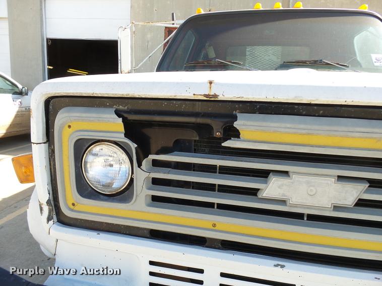 image for item L3295 1979 Chevrolet C70 flatbed truck