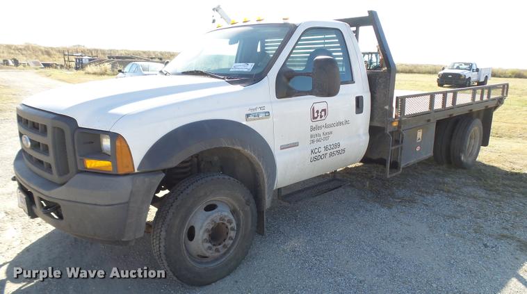 image for item L3301 2005 Ford F450 Super Duty flatbed truck