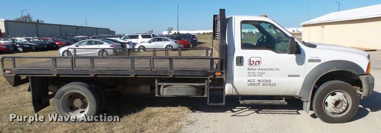 image for item L3301 2005 Ford F450 Super Duty flatbed truck