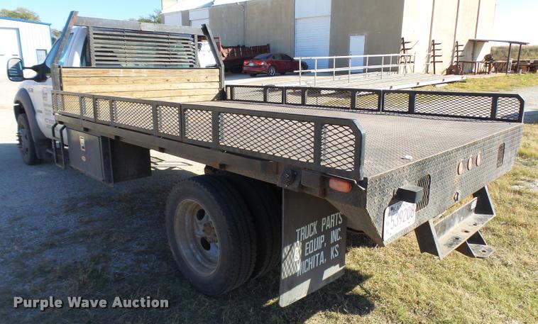 image for item L3301 2005 Ford F450 Super Duty flatbed truck