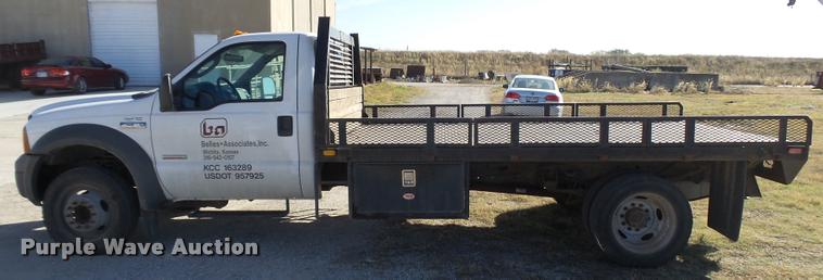 image for item L3301 2005 Ford F450 Super Duty flatbed truck