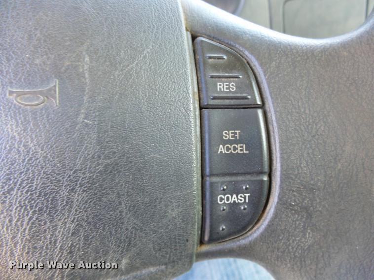 image for item L3301 2005 Ford F450 Super Duty flatbed truck