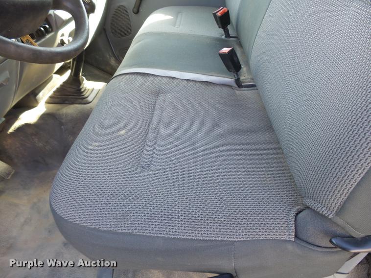 image for item L3301 2005 Ford F450 Super Duty flatbed truck