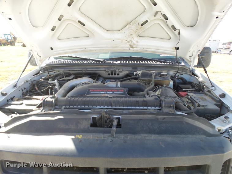 image for item L3301 2005 Ford F450 Super Duty flatbed truck