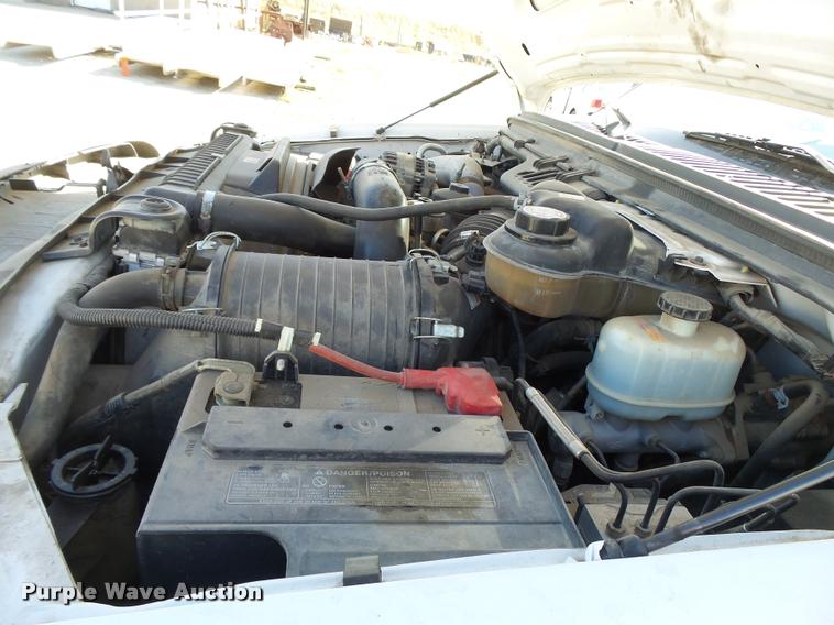 image for item L3301 2005 Ford F450 Super Duty flatbed truck