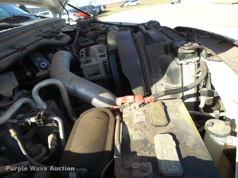 image for item L3301 2005 Ford F450 Super Duty flatbed truck