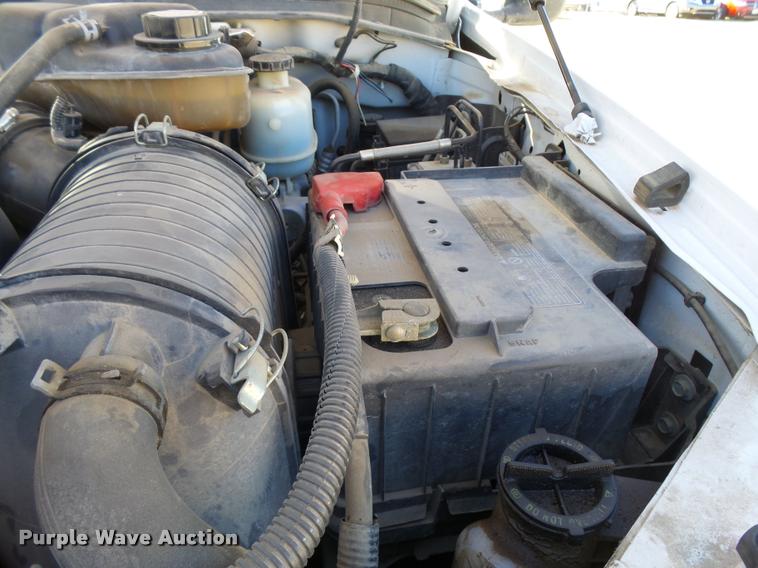 image for item L3301 2005 Ford F450 Super Duty flatbed truck