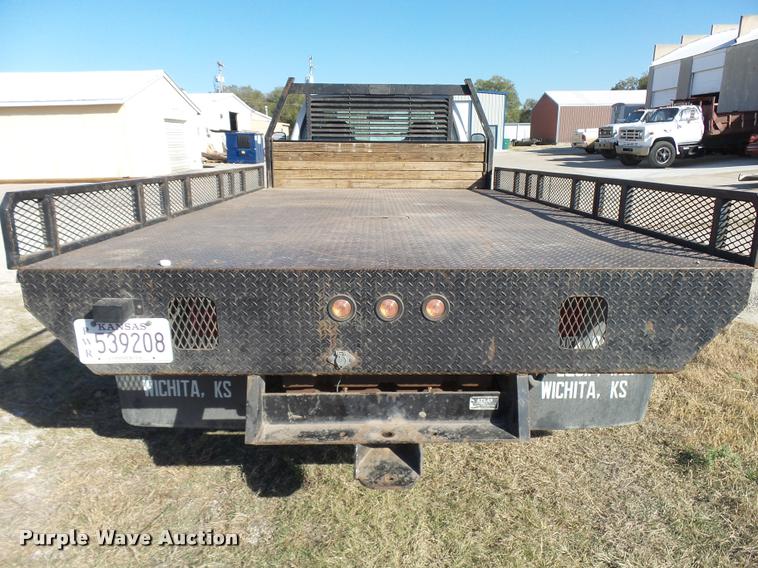 image for item L3301 2005 Ford F450 Super Duty flatbed truck
