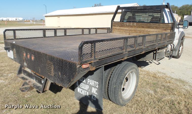 image for item L3301 2005 Ford F450 Super Duty flatbed truck