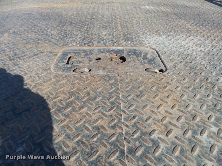 image for item L3301 2005 Ford F450 Super Duty flatbed truck