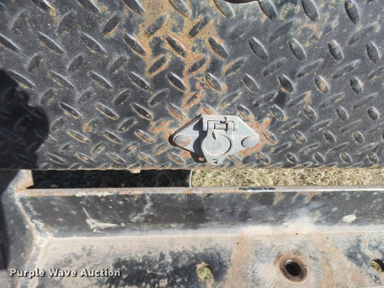 image for item L3301 2005 Ford F450 Super Duty flatbed truck