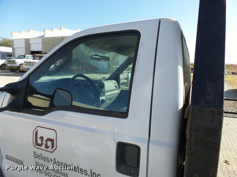 image for item L3301 2005 Ford F450 Super Duty flatbed truck