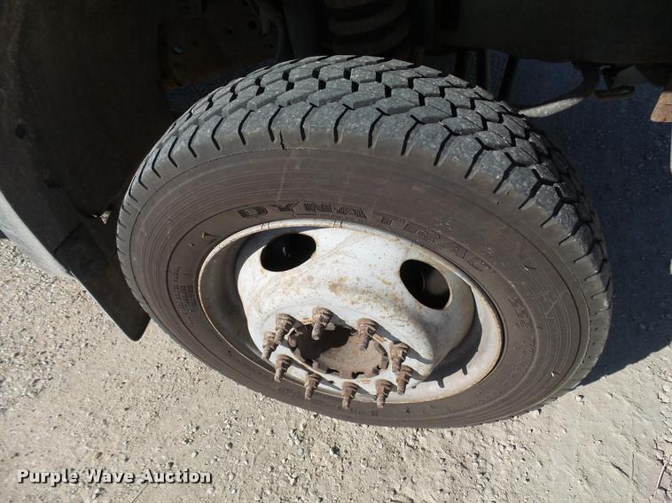 image for item L3301 2005 Ford F450 Super Duty flatbed truck