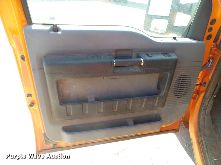 image for item L3302 2013 Ford F250 Super Duty SuperCab pickup truck