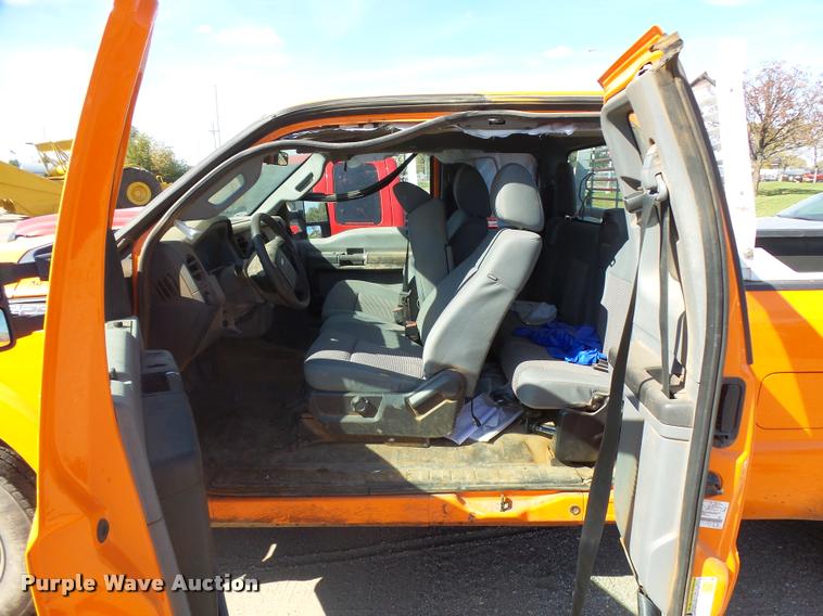 image for item L3302 2013 Ford F250 Super Duty SuperCab pickup truck