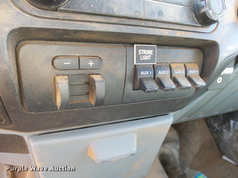 image for item L3302 2013 Ford F250 Super Duty SuperCab pickup truck