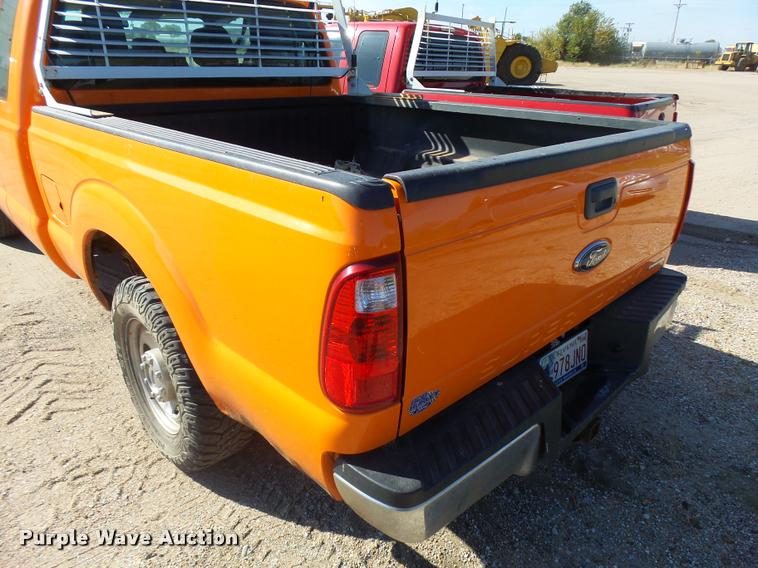 image for item L3302 2013 Ford F250 Super Duty SuperCab pickup truck