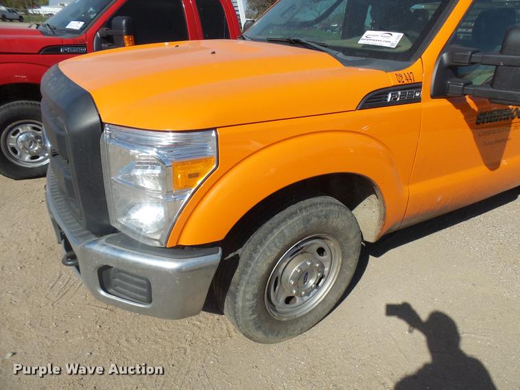 image for item L3302 2013 Ford F250 Super Duty SuperCab pickup truck