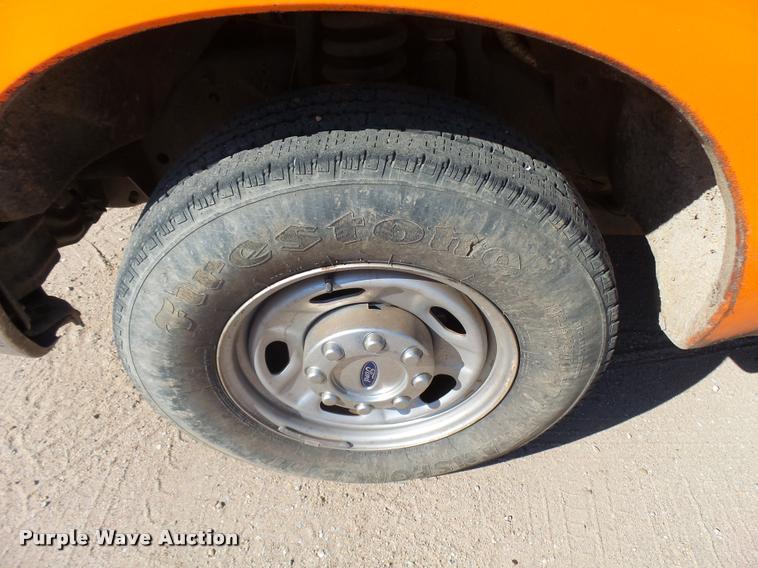 image for item L3302 2013 Ford F250 Super Duty SuperCab pickup truck