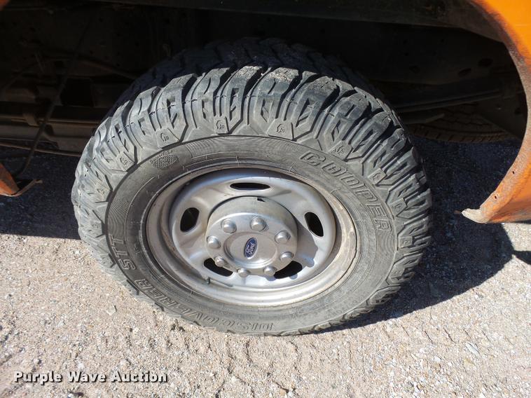 image for item L3302 2013 Ford F250 Super Duty SuperCab pickup truck