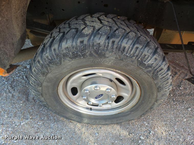 image for item L3302 2013 Ford F250 Super Duty SuperCab pickup truck