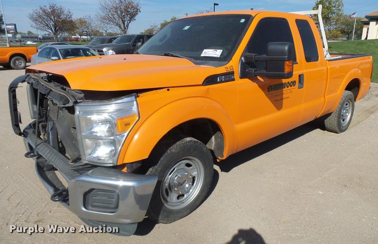 image for item L3303 2011 Ford F250 Super Duty SuperCab pickup truck