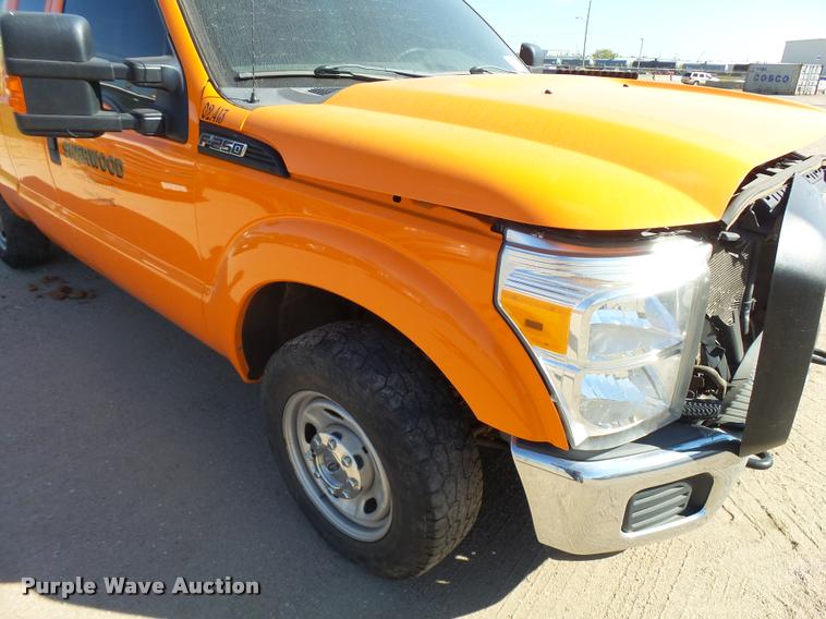 image for item L3303 2011 Ford F250 Super Duty SuperCab pickup truck