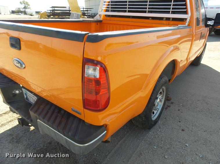 image for item L3303 2011 Ford F250 Super Duty SuperCab pickup truck