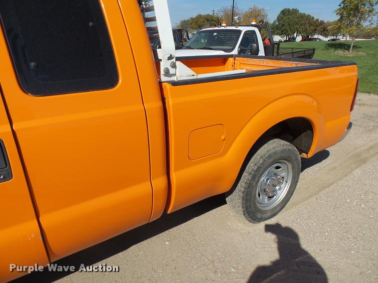 image for item L3303 2011 Ford F250 Super Duty SuperCab pickup truck