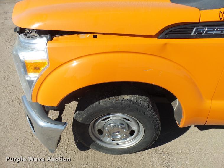 image for item L3303 2011 Ford F250 Super Duty SuperCab pickup truck