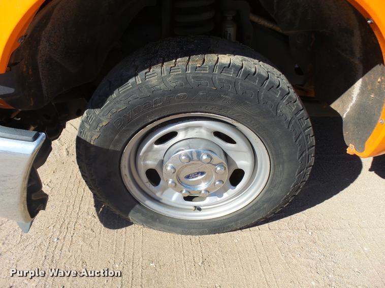 image for item L3303 2011 Ford F250 Super Duty SuperCab pickup truck