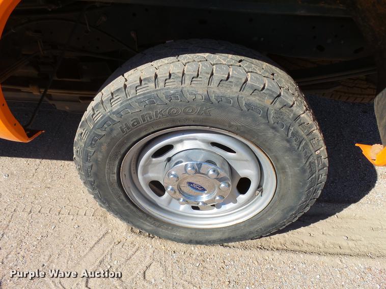 image for item L3303 2011 Ford F250 Super Duty SuperCab pickup truck